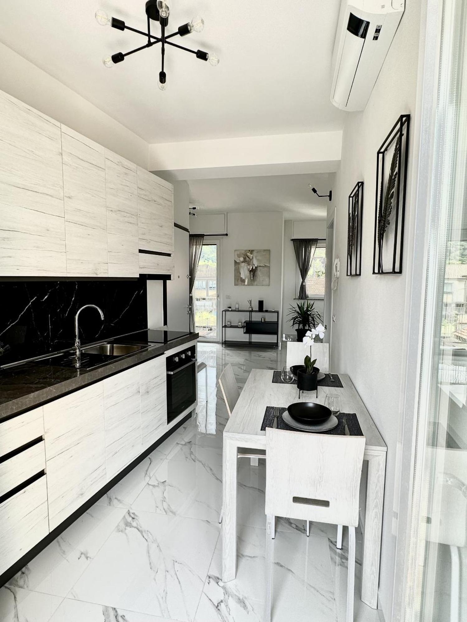 Apartamento Casa La Rosa Lesa Exterior foto